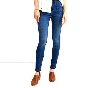 Madewell Roadtripper jeans in Orson wash